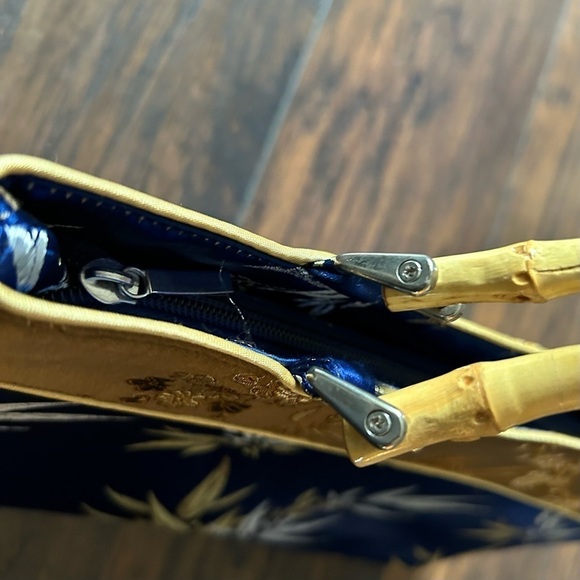 Bamboo Handbag - Picture 15 of 16